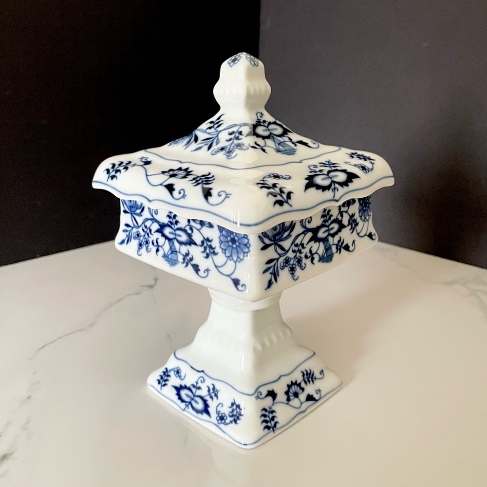 Footed Square Wedding Box - Blue Danube
